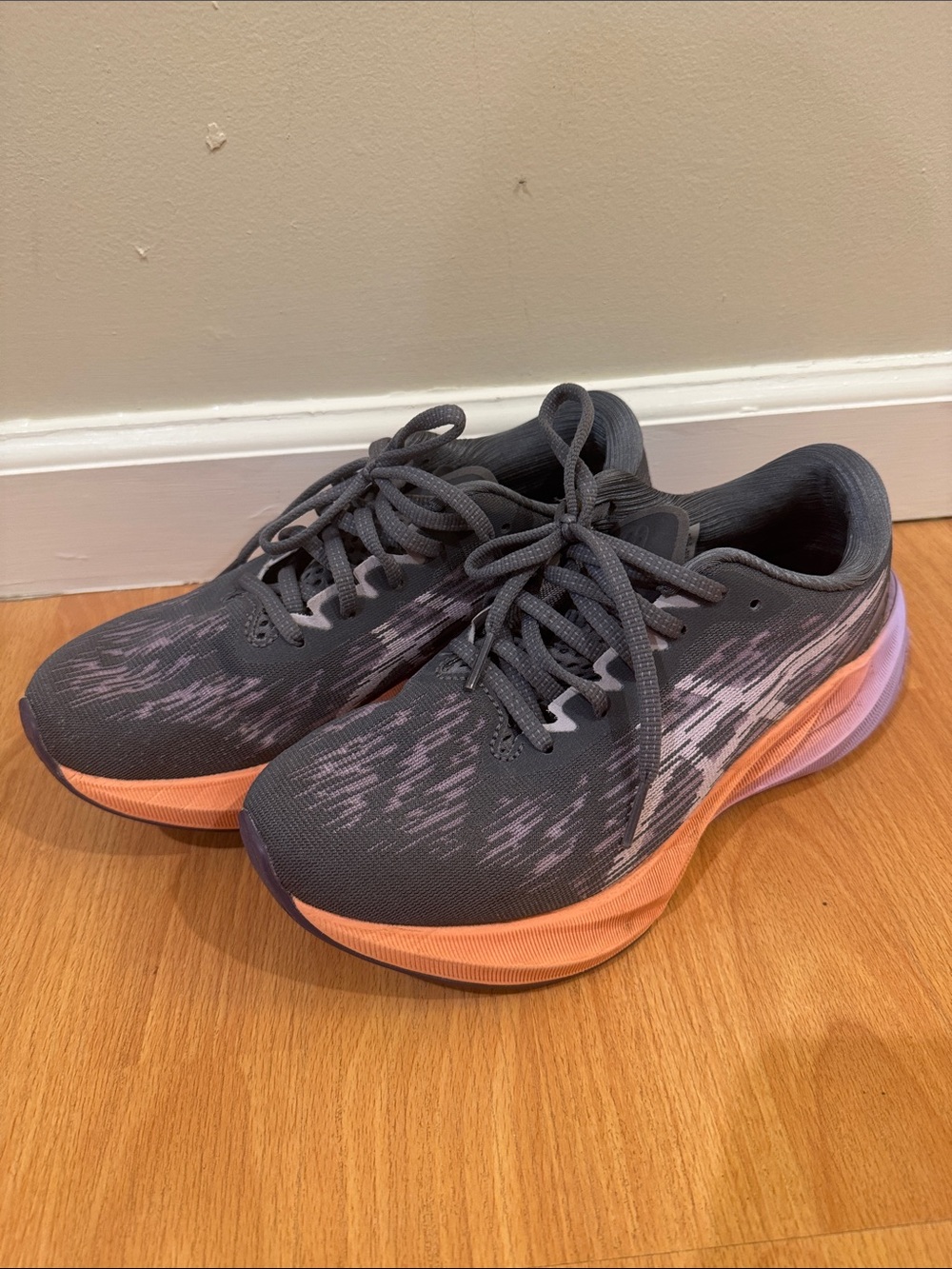 ASICS Novablast 7.5 - Picture 2 of 3